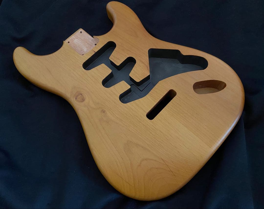 ストラトキャスター2ピースボディNo2サテン塗装ビンテージネイチャーカラー