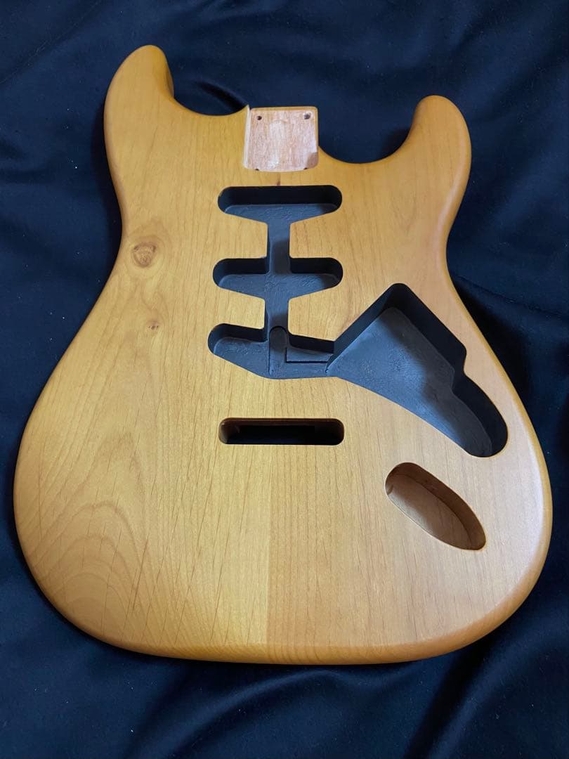 ストラトキャスター2ピースボディNo2サテン塗装ビンテージネイチャーカラー