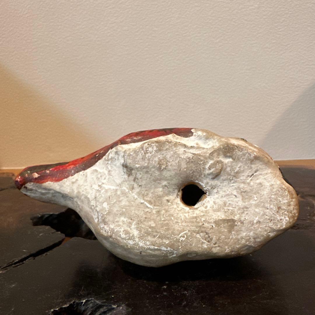 猫と赤い魚(鯛？)付きの置物