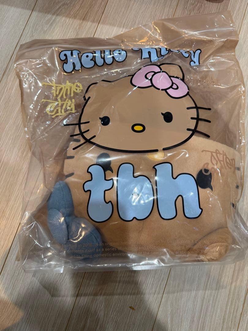 専用ハローキティ日焼 Hello Kitty tbh 海外限定 ネックピロー