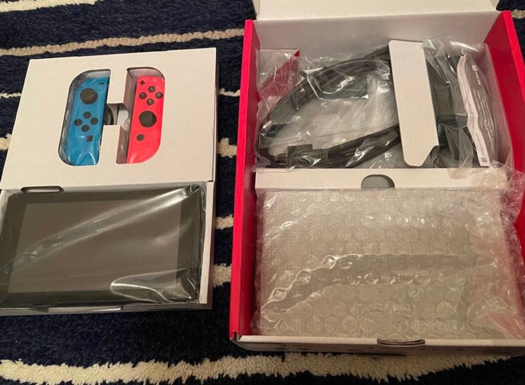 箱入りNINTENDO Switch 本体 256GBSD、ケース、イヤホン付