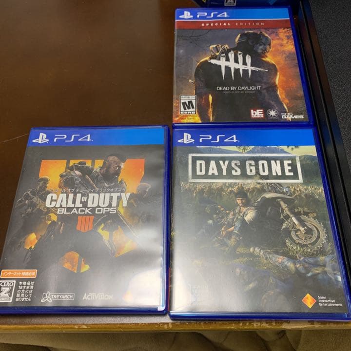 PS4 Pro 7200B B01・ジェットブラック ★超人気ソフト3本セット★