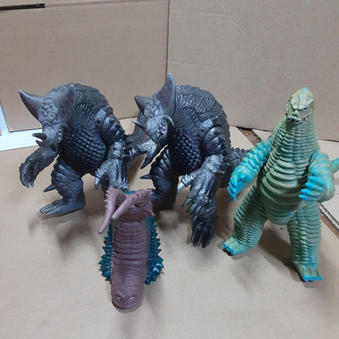 ウルトラ怪獣　ソフビ・ぬいぐるみ　まとめ売り