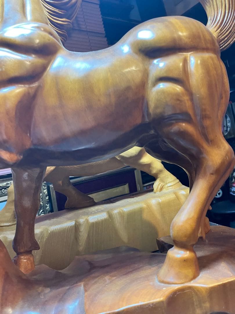 駿馬、馬彫刻、馬の木彫り、一刀彫り 50センチ.高さ63センチ、ケヤキ一刀彫り