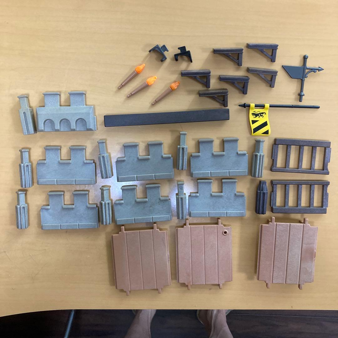 古いプレイモービル　お城・家のパーツ大量