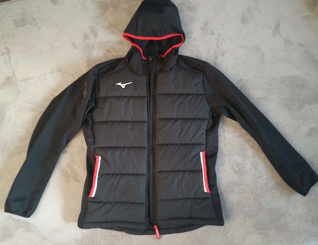 ミズノ　モレリア　中綿ジャケット