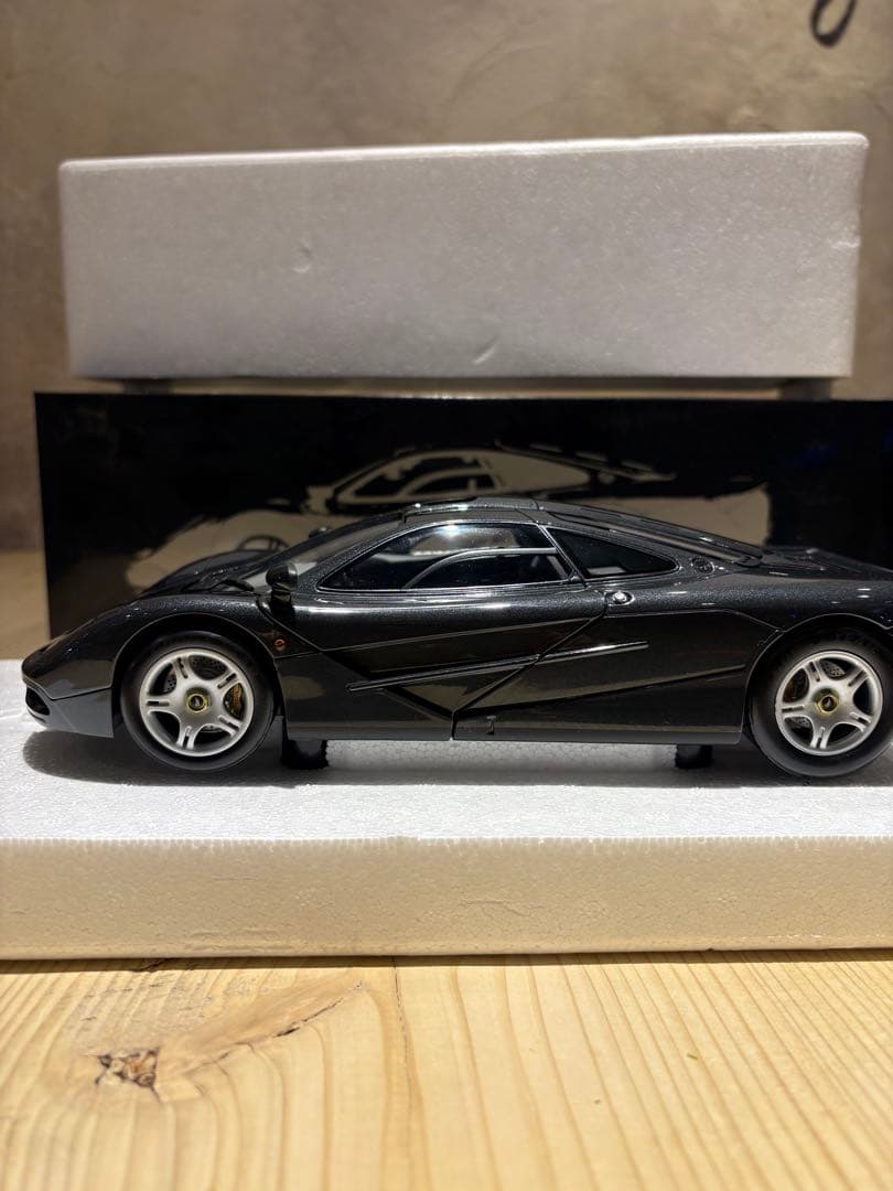 1602台限定！1/18 マクラーレン F1 ロードカー 1993