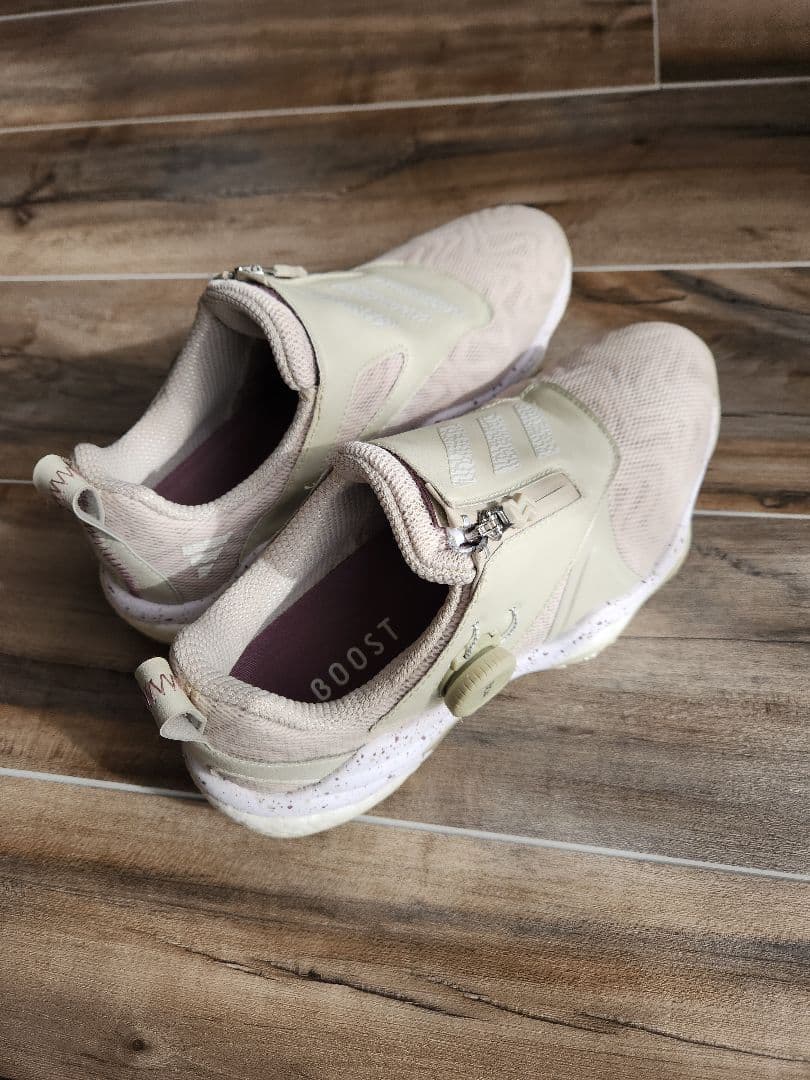adidas BOOST ベージュ シューズ(女性用)
