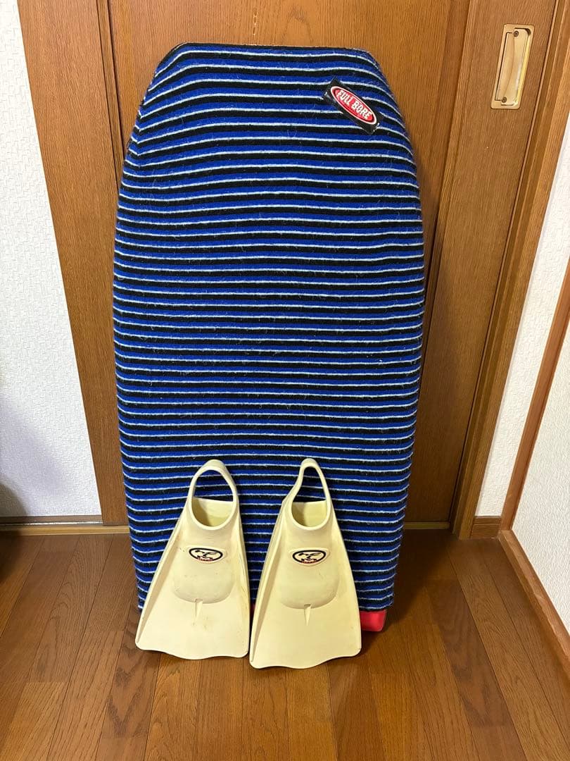 アッちゃんボディボード フィン　ニットケースバッグ付き奈良県手渡し可能