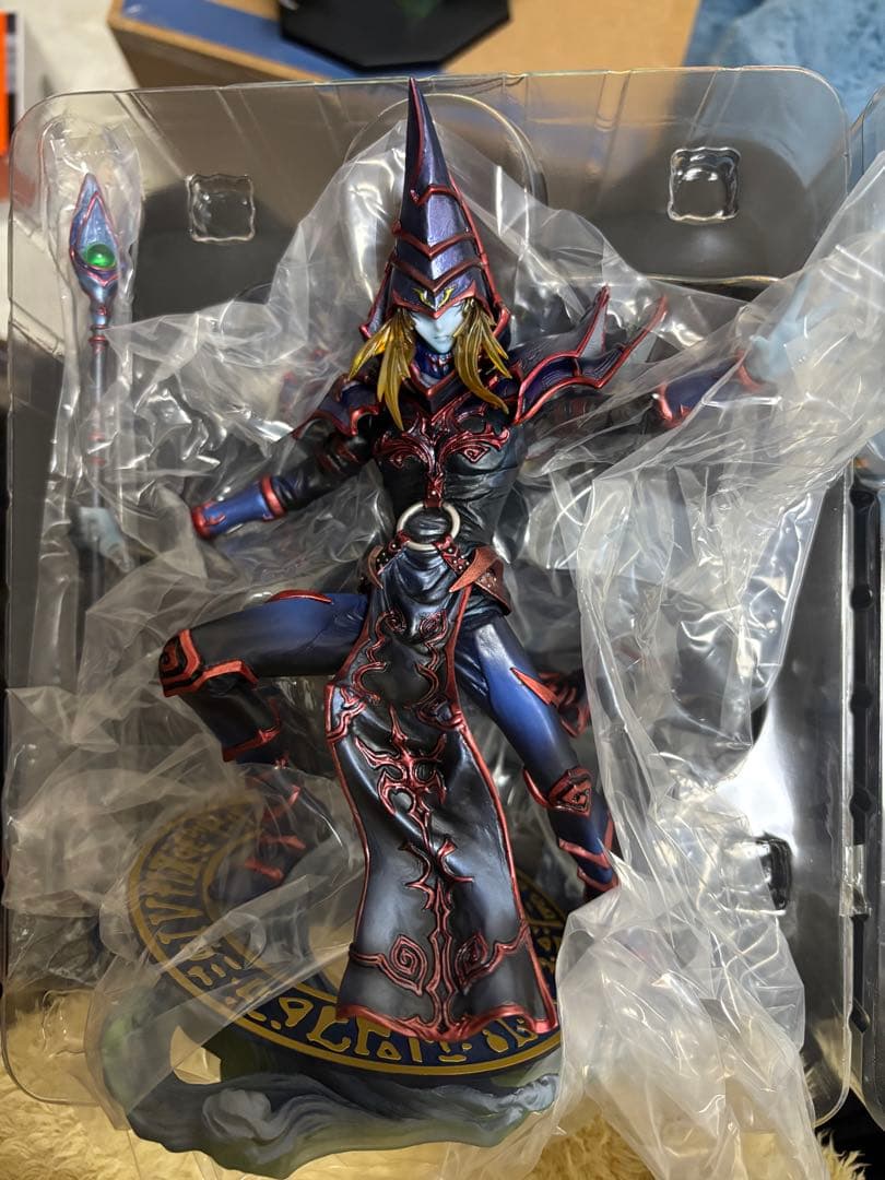 青眼の白龍 ホログラフィックエディション　 ブラック・マジシャン　フィギュア