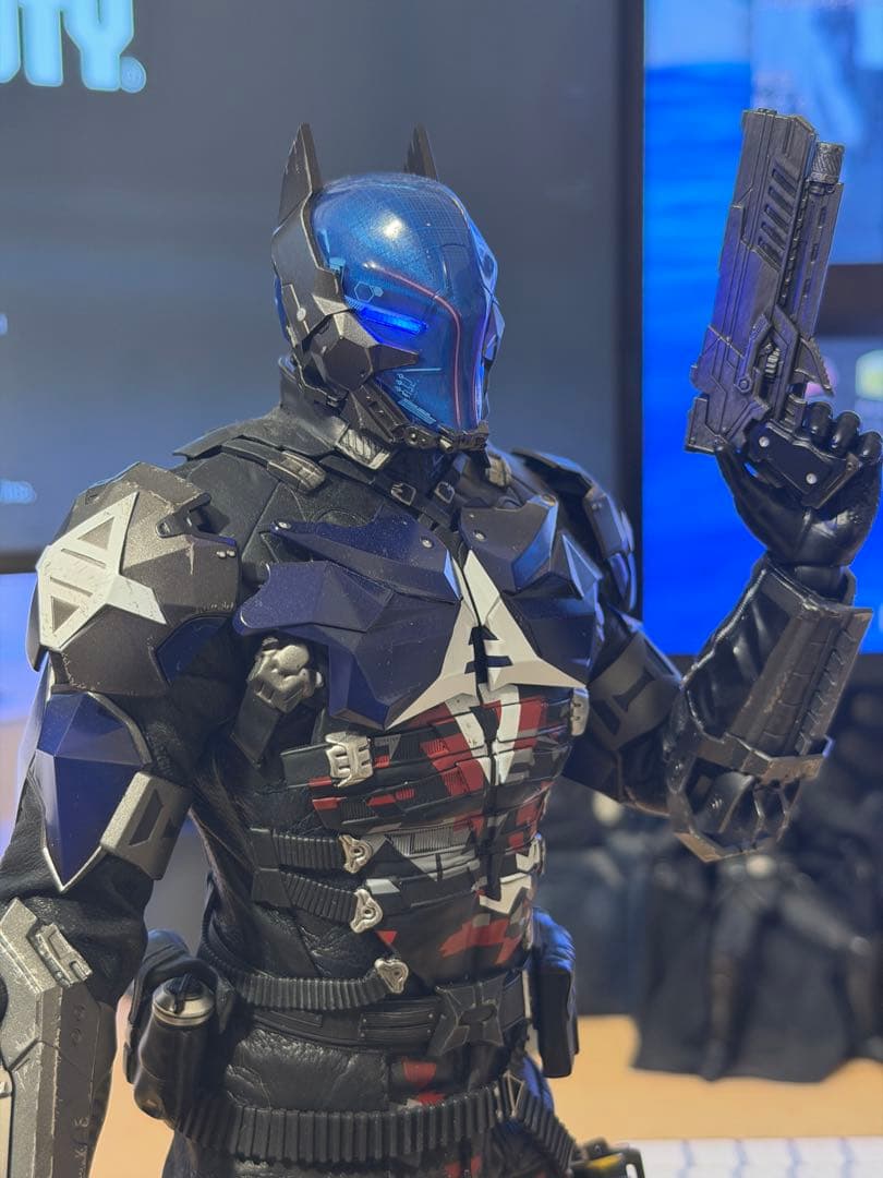 ホットトイズ「バットマン：アーカム・ナイト」1/6