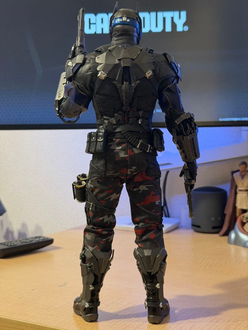 ホットトイズ「バットマン：アーカム・ナイト」1/6