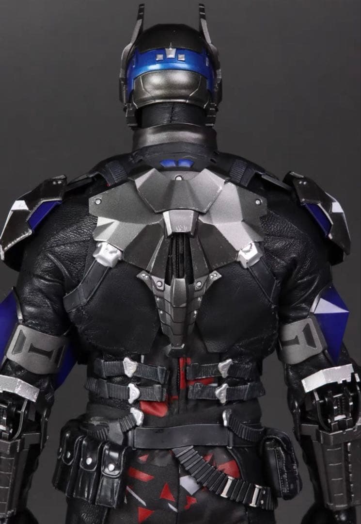 ホットトイズ「バットマン：アーカム・ナイト」1/6