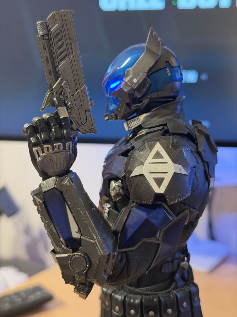 ホットトイズ「バットマン：アーカム・ナイト」1/6