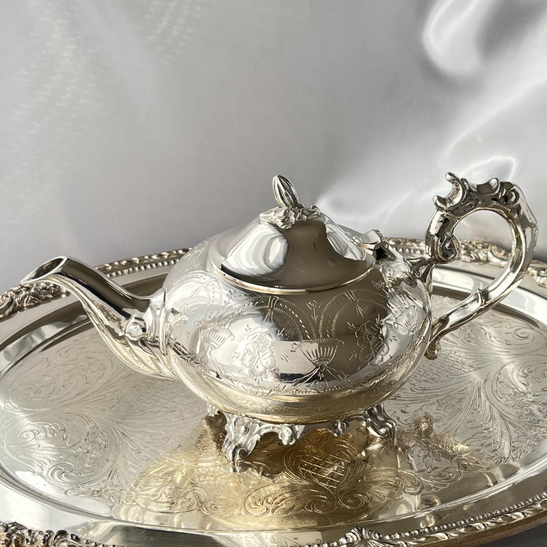 【英国】 ビクトリアンのティーポット【シルバープレート】綺麗！！