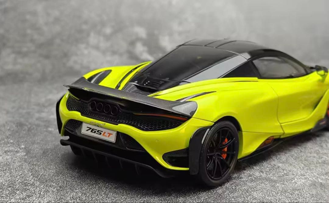McLaren 765LT 1/18スケールモデルミニカー