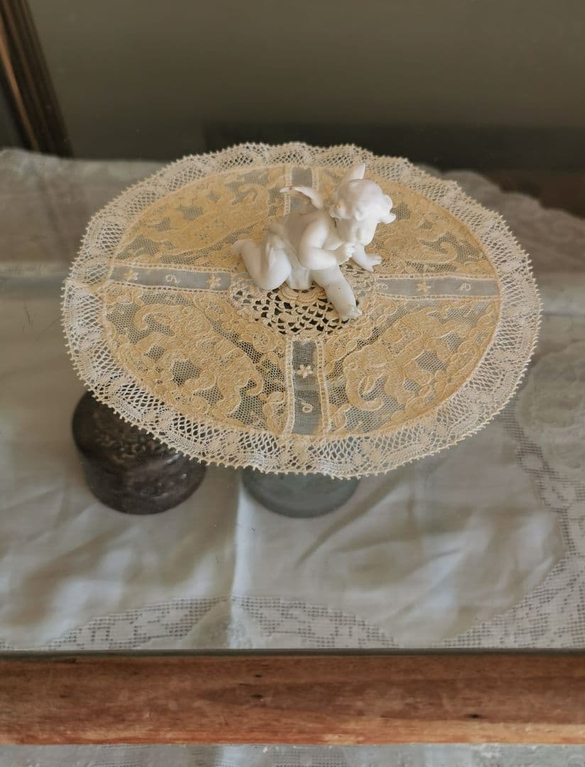 アンティーク 4頭の象アランソン クロシェ編の花 ノルマンディーレースドイリー