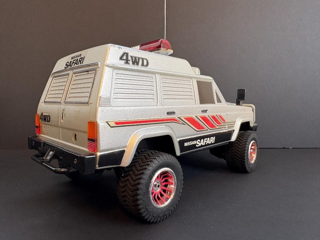西部警察 ニッサンサファリ 4WD ラジコン ヨネザワ 1/16 スケール