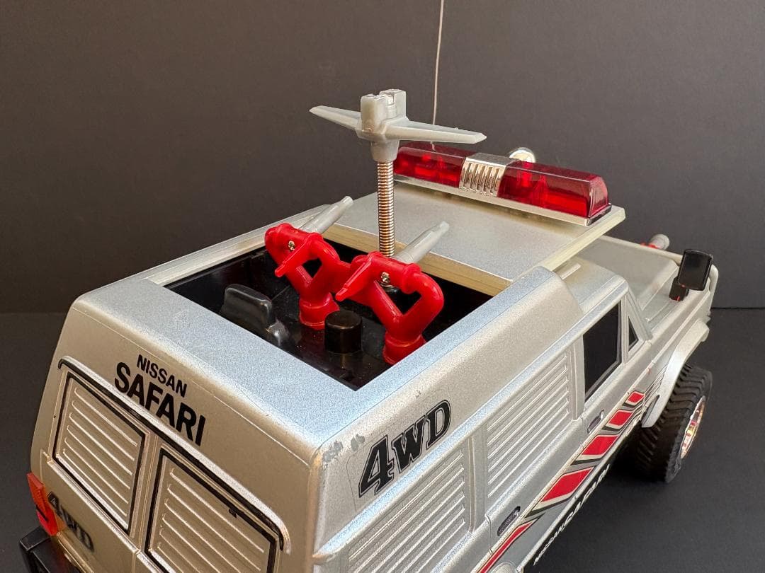 西部警察 ニッサンサファリ 4WD ラジコン ヨネザワ 1/16 スケール