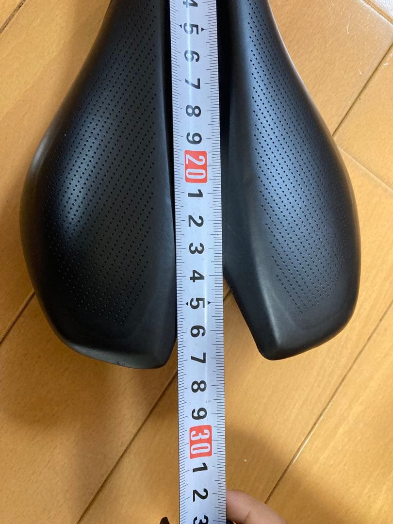 S-Works Toupe サドル　143mm