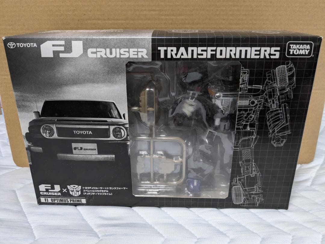 トヨタFJクルーザーxトランスフォーマー　[FJオプティマスプライム]　ベージュ