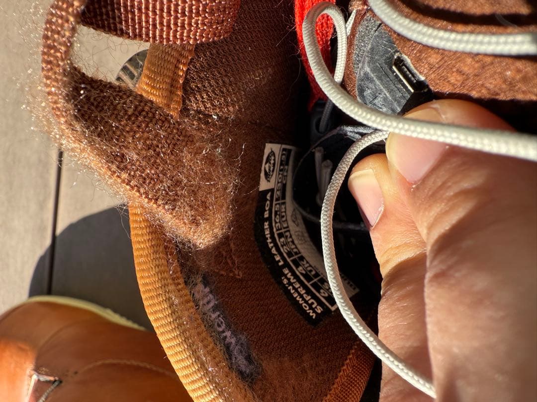 バートンシュープリームレッドウイングコラボ