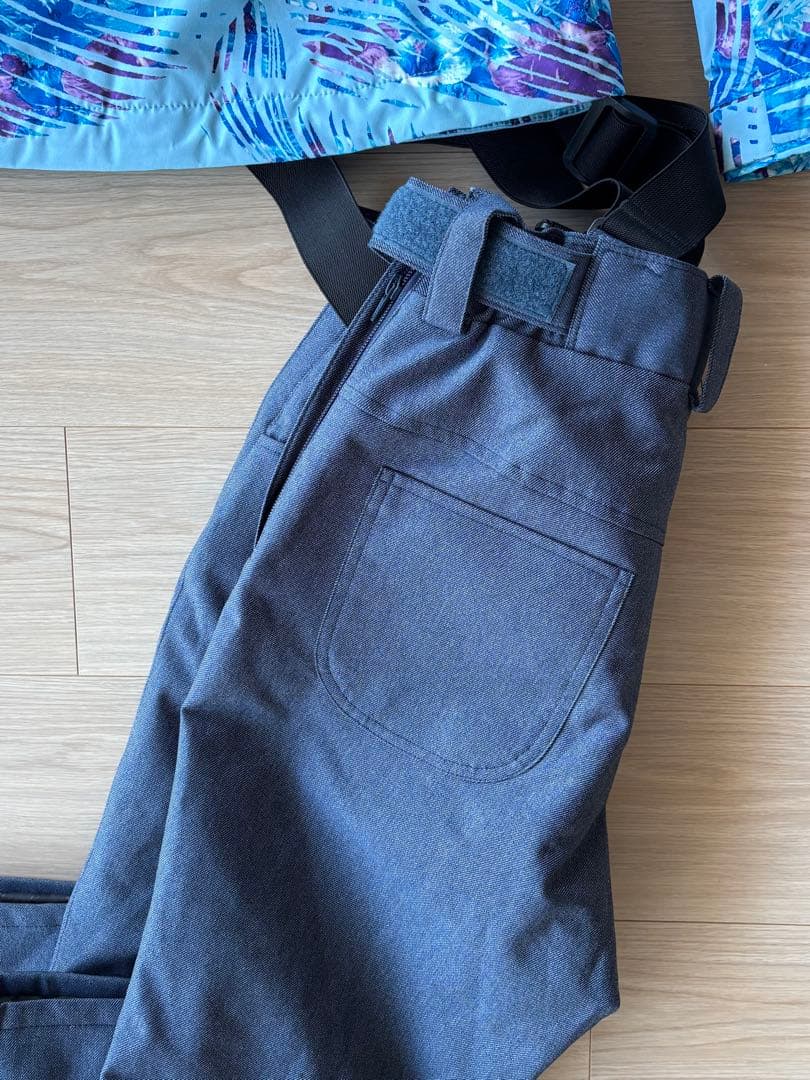 ONYONE スキーウェア　Lサイズ　新品タグ付き　防水性10,000mm 上下