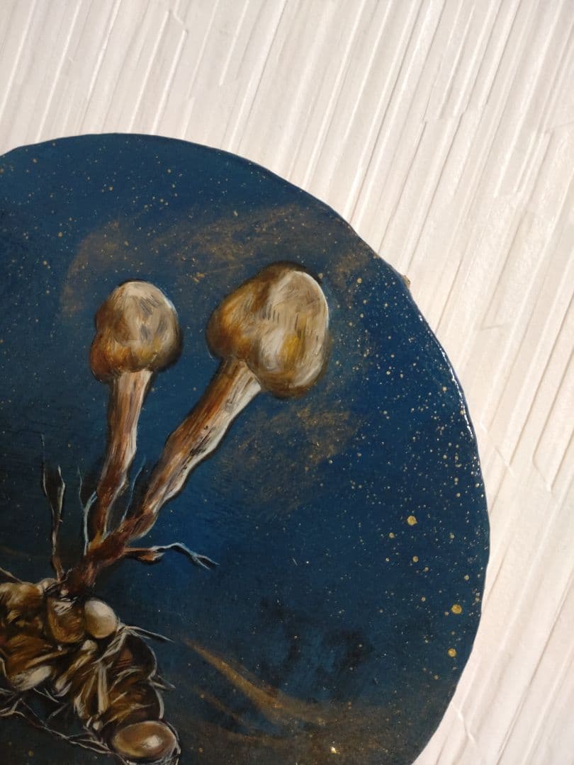 冬虫夏草の油絵【オオセミタケ】1点物の絵画◆作者サイン入り/円型キャンバス
