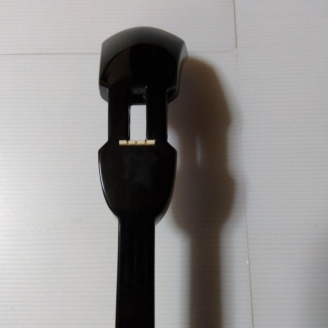 奄美玄三線、人工革