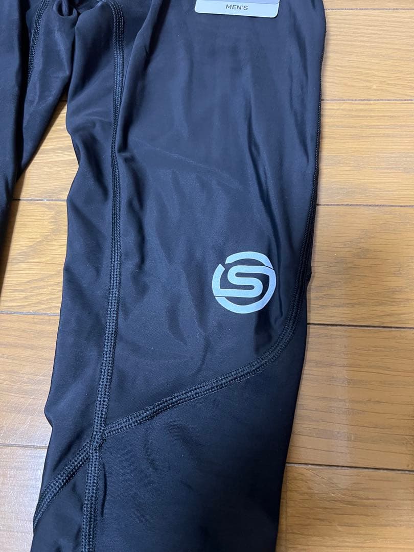 SKINS 3 SERIES メンズ タイツ ブラック　Mサイズ