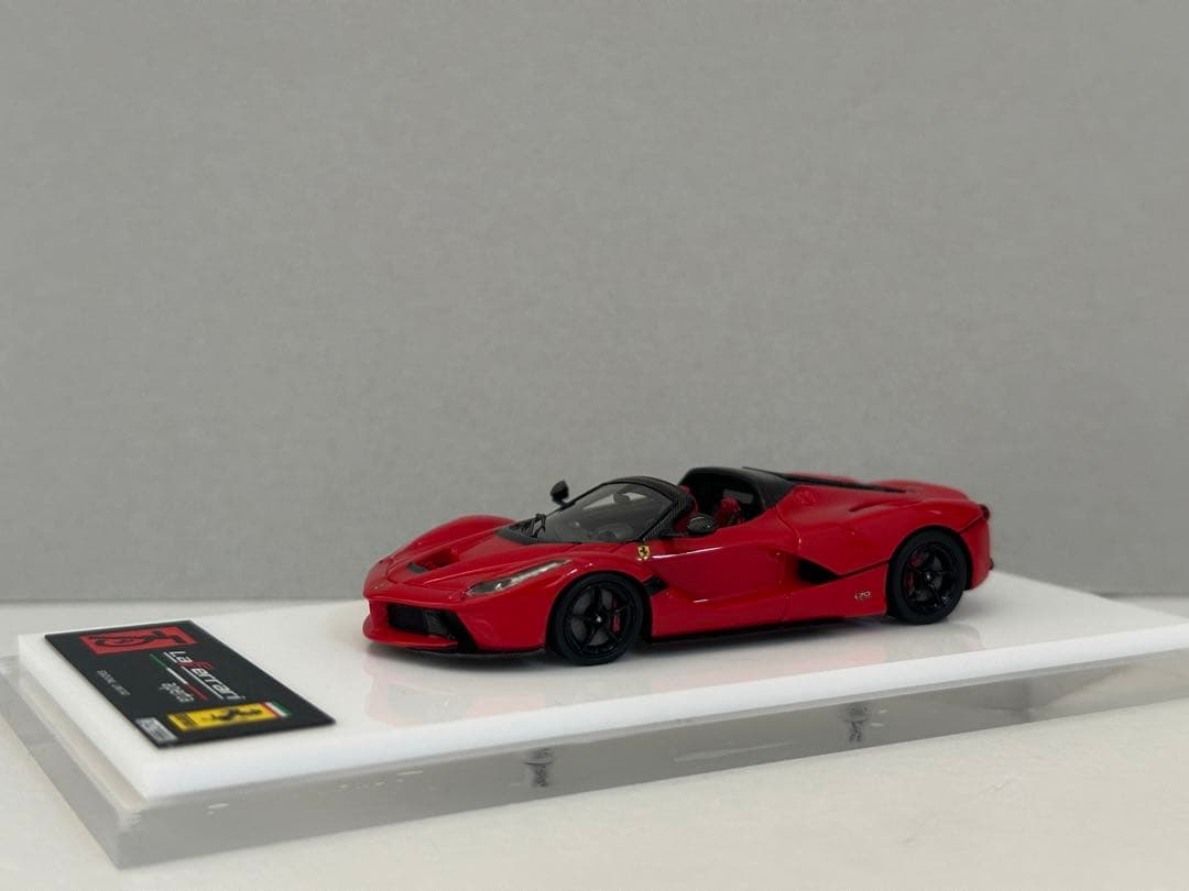 1/64 DMH フェラーリ ラフェラーリ アペルタ 赤