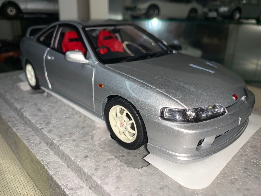 MOTORHELIX 1/18 ホンダインテグラtypeR