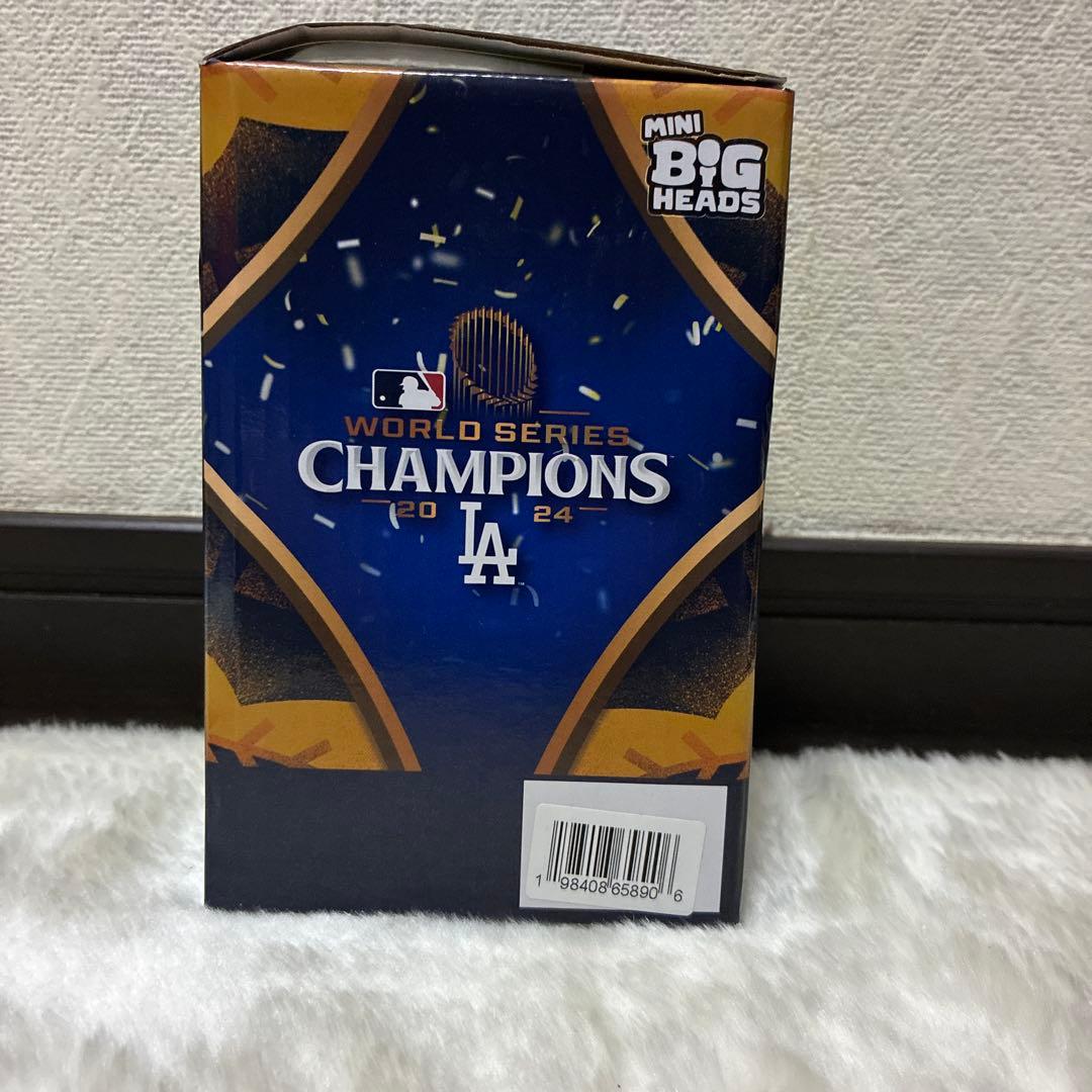 【限定】公認 ボブルヘッド　大谷翔平　打者と投手の2個、【トレカ】7枚のセット