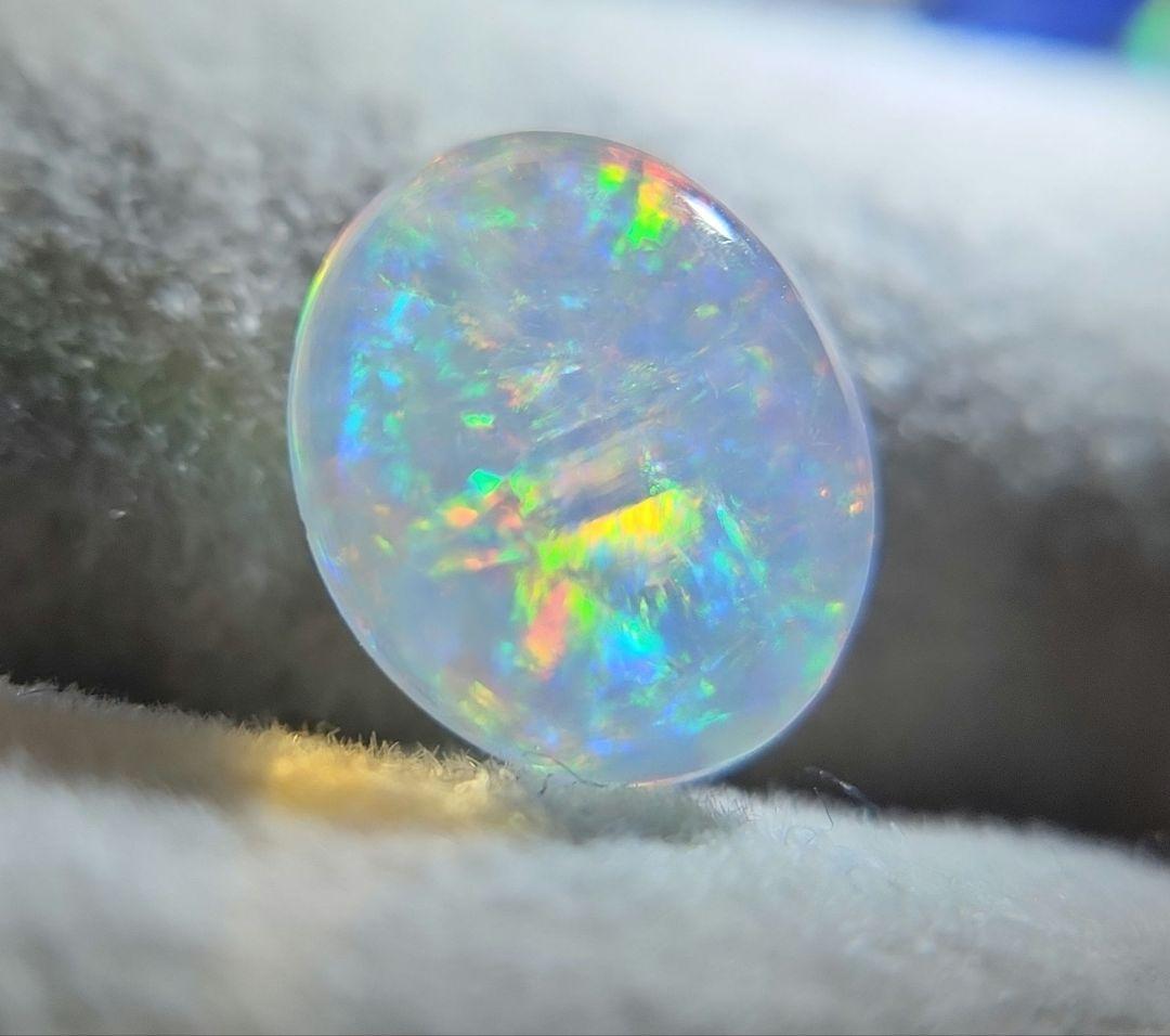 シャボン玉天然オパール 1.676ct