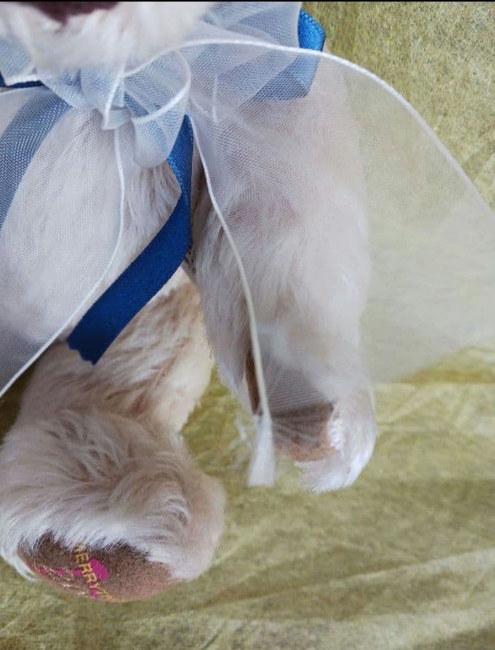 イギリスのメリーソート社の2002年テディベア