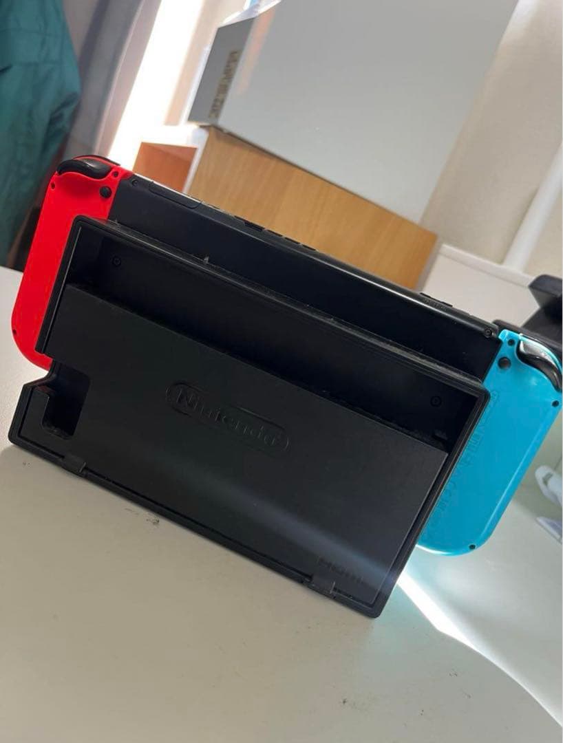 ツ*ヨ様 Nintendo Switch 本体 青/赤 Joy-Con 箱無し