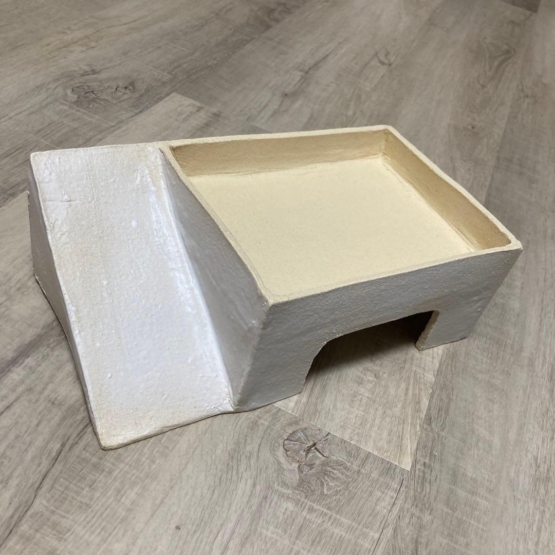 爬虫類シェルター　409 パステルホワイト