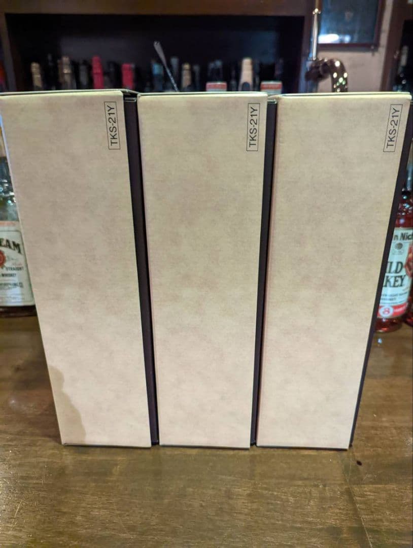 ニッカウイスキー『竹鶴21年ギフトセット３本余市モスカルウッドフィニッシュ２本』