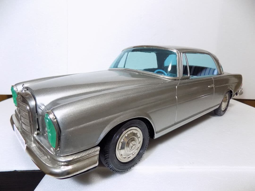 イチコー　ブリキ　【Mercedes Benz 300SE シルバー】 箱付き