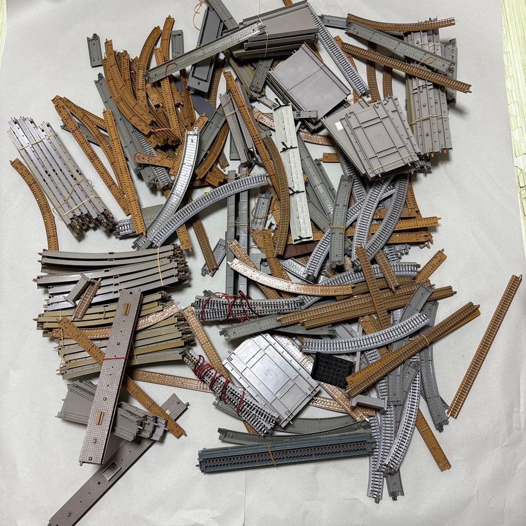 レール 多数部品大量まとめ出品ジャンク品tomix 他 車両6台　値引きできます