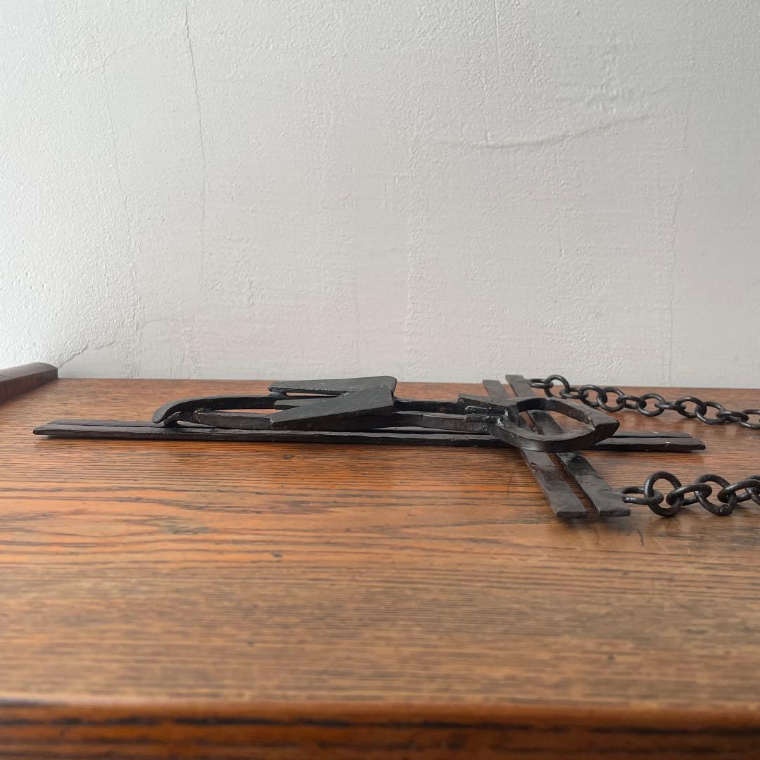 鉄の十字架　溶接　抽象的なイエスキリスト像　アイアン　モダニズム　キュビズム