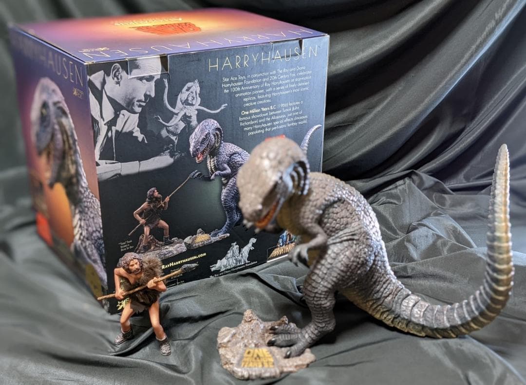 ハリーハウゼン「恐竜百万年」アロサウルス vs. トゥマク（スターエーストイズ）