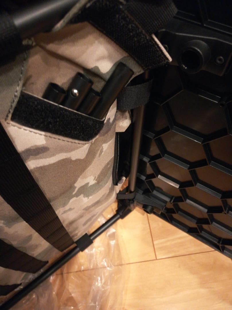 ヘリノックスCarhartt カモフラージュ折りたたみテーブル