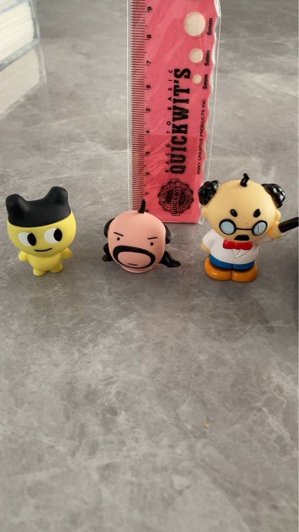 d*9様 Tamagotchi + Color 2008年製　と攻略本、フィギュ