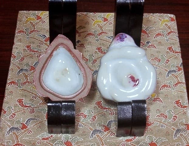 京焼・清水焼　二代 宇野宗甕作　玉椿香合　共箱　古物。