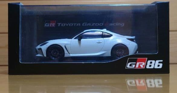 トヨタGR86 1/30カラーサンプル ミニカー　新品未使用品1つGRケース付