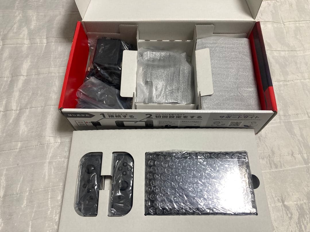 任天堂Switch本体　グレー