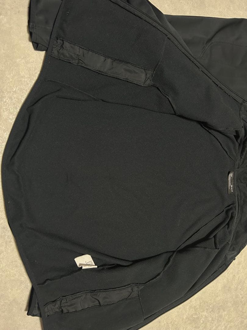 極美品 セットアップ アンダーアーマー ジャージ Mサイズ パーカー パンツ 黒