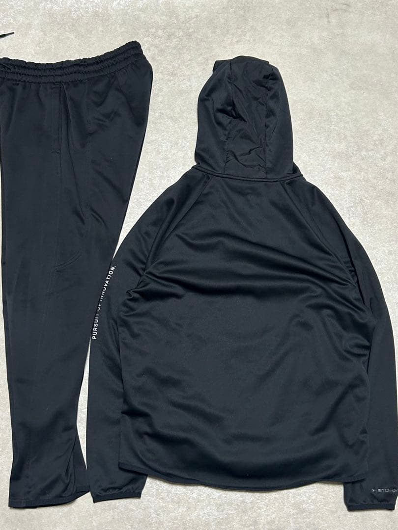 極美品 セットアップ アンダーアーマー ジャージ Mサイズ パーカー パンツ 黒
