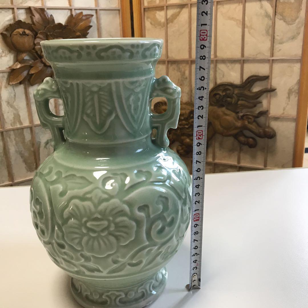 中国花瓶　中国美術 古美術　青瓷 陽刻花紋　龍泉窯 花瓶 美術品 骨董品